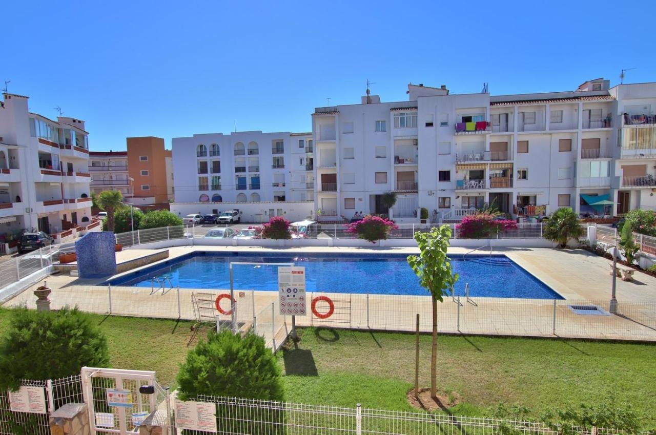 Apartamento Welcs -013- Con Terraza Y Piscina Daire Empuriabrava Dış mekan fotoğraf