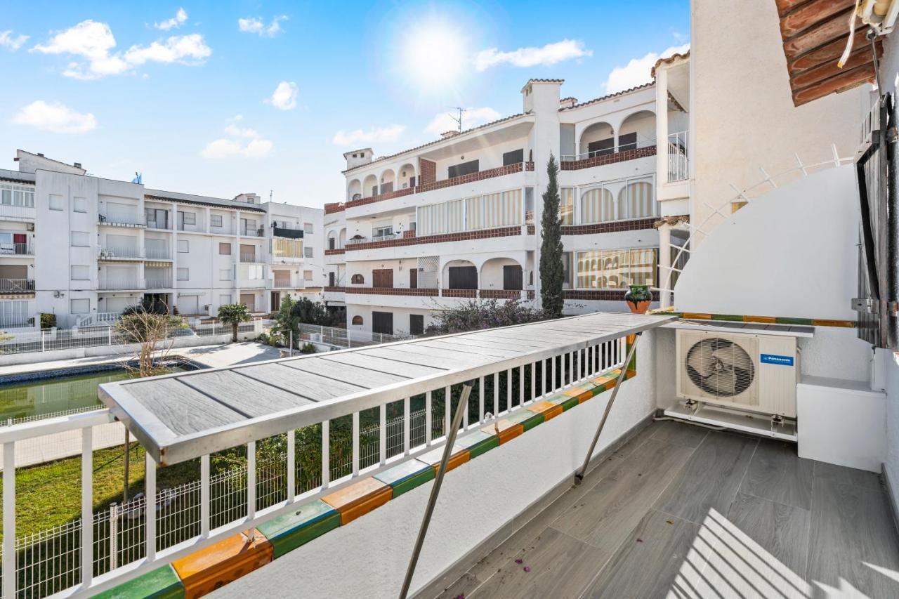 Apartamento Welcs -013- Con Terraza Y Piscina Daire Empuriabrava Dış mekan fotoğraf