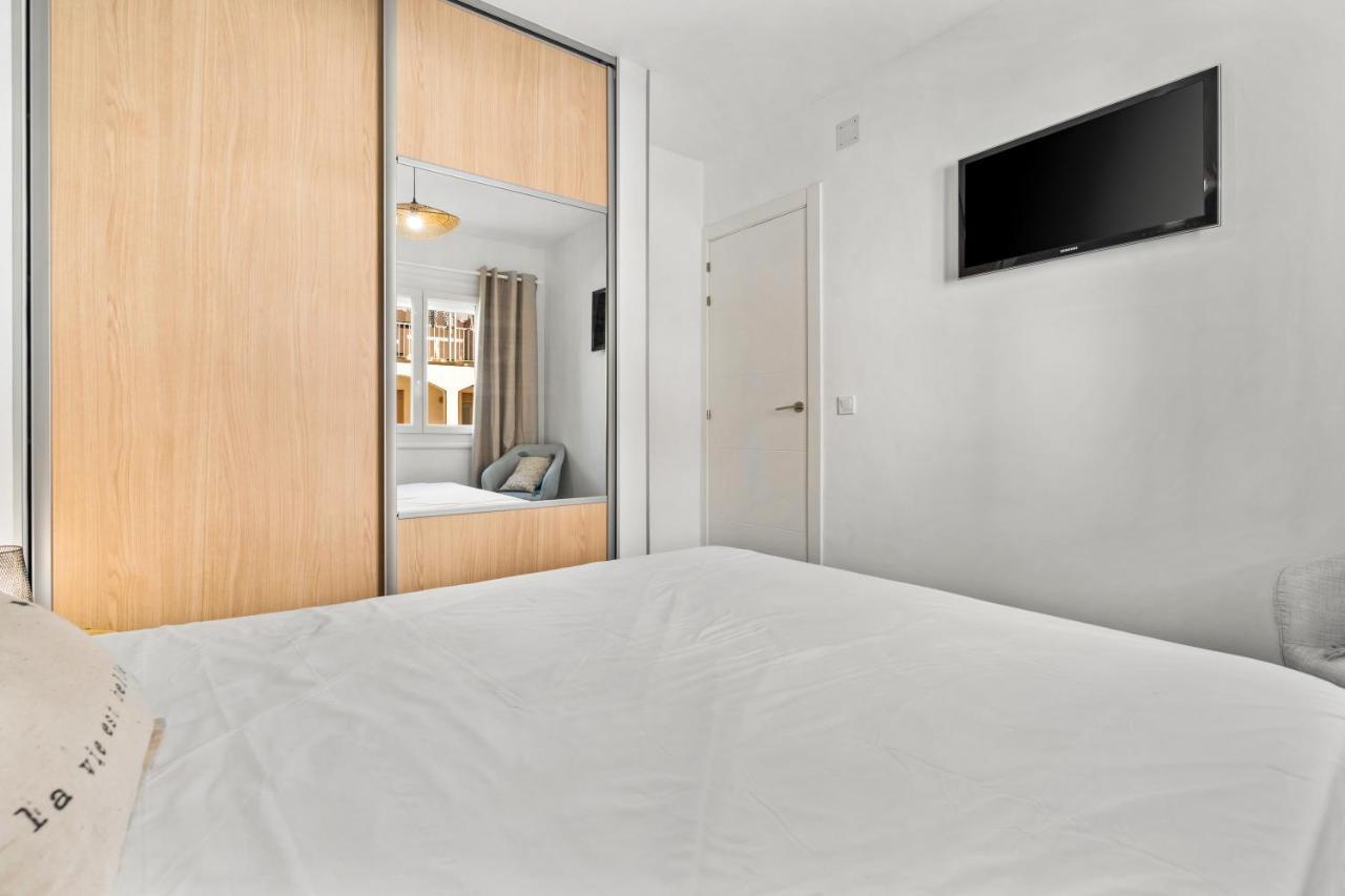 Apartamento Welcs -013- Con Terraza Y Piscina Daire Empuriabrava Dış mekan fotoğraf